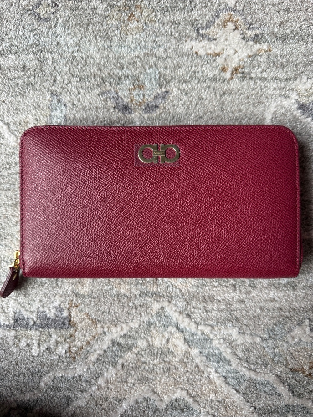 NWT Salvatore Ferragamo Gancini Burgundy Leather Zip Wallet